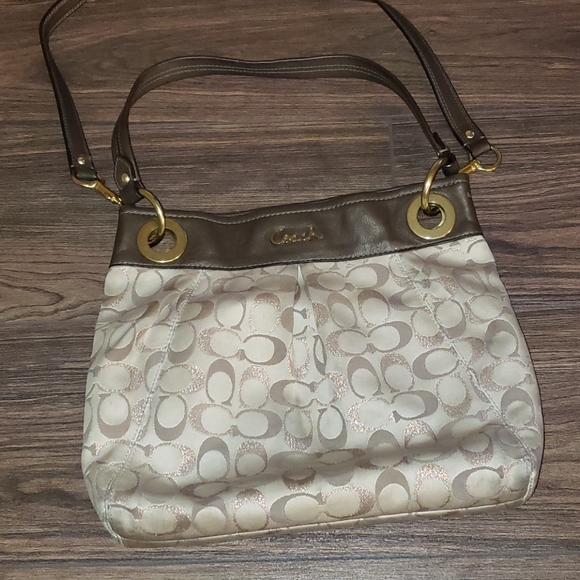 Coach Handbags - Summer collection Coach purse w/ removable strap